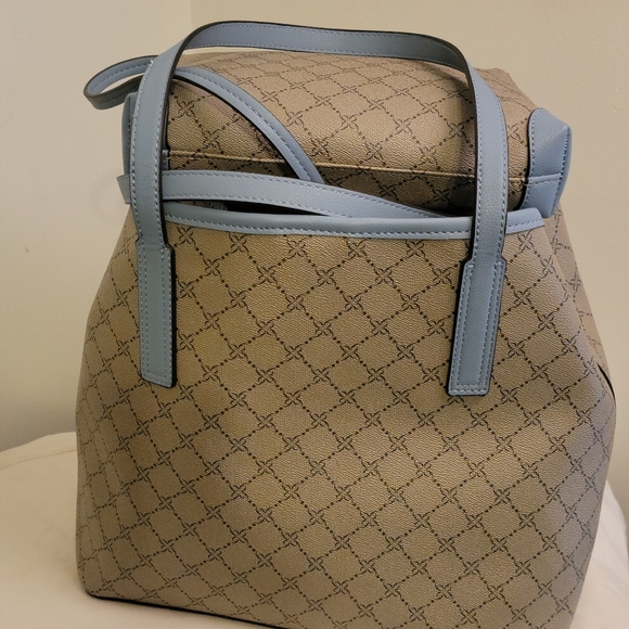 Nine West Tote W/ Clutche - Picture 2 of 6